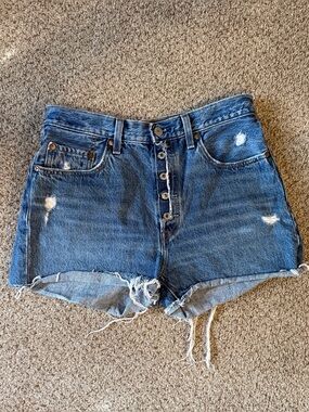 501 Levi cut off shorts